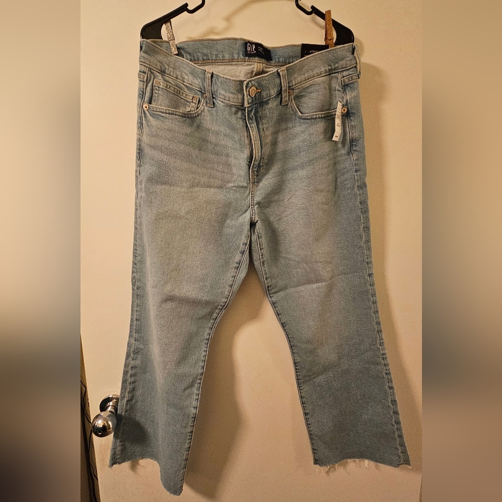 NWT GAP Kick Fit Jeans - Size 14/32R